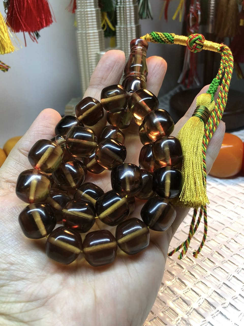 السلام عليكم
قطعه خشنه شيوخيه 
مسباح فاتوران زيت زيتون عرك دخاني اسود كصه كويتي مساطب جراخة حسين زايد كركوشه خليجي قطعه خامه وفخامه واجمل من الصور 
الوزن ١٠٠ غم القياس ١٥ العدد ٣٣ خرزه 
السعر ٢٥ الف يتوفر خدمة توصيل كافة المحافظات ٥ الاف


**إذا كنت صاحب هذا الإعلان وتريد حذفه لأي سبب، رجاءا أرسل رسالة إلى الدعم الفني**