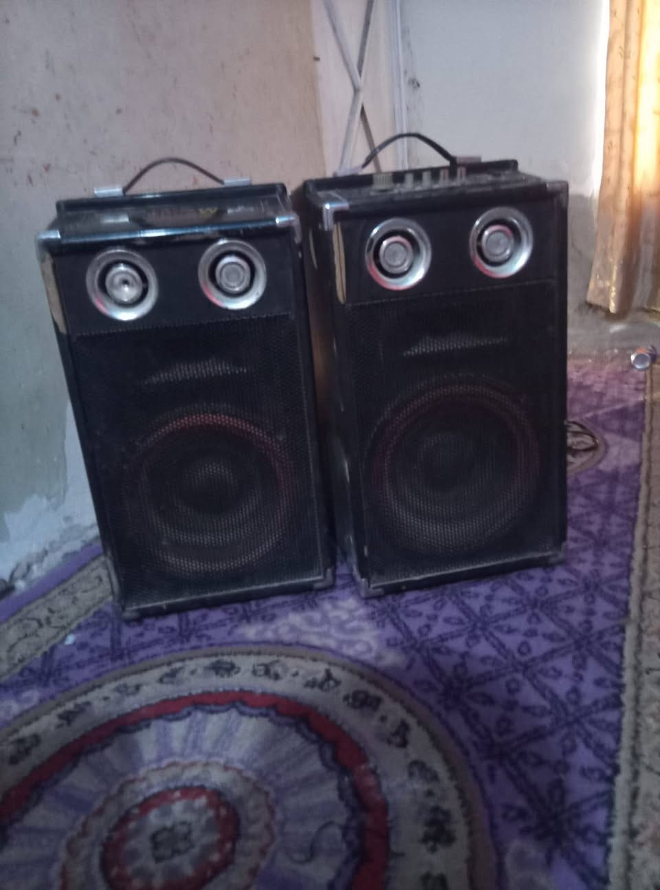 سلام عليكم سماعات للبيع سعر خاص رقم الهاتف واتساب ***********
