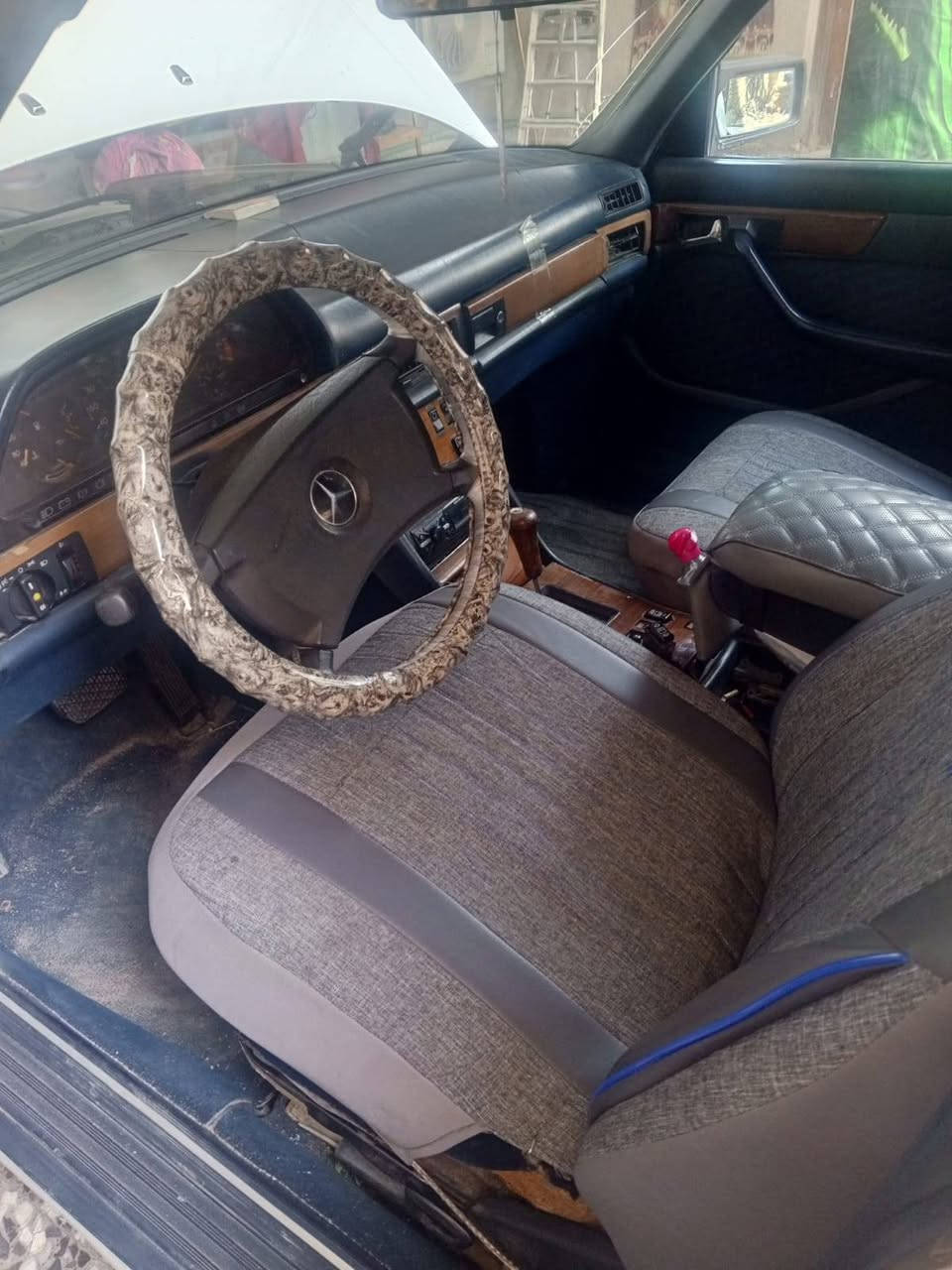 السلام عليكم مارسدس جانبو مديل 1987مكينه بلاديه قبق ااسود السيار السياره بسمي تحويل ثاني يوم سنويه جدي الهزة جديده  65اوبيها مجال للشراي بكاني بغداد الحسينية مال راشدية  ***********تخم تاير جديد
