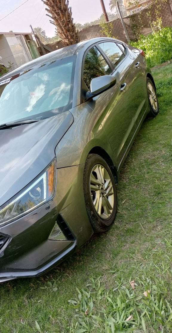 السلام عليكم للبيع النترأ 2019 وارد امريكي مكفوله من الصبغ بيها بنيد مبدل فقط والباقي ليبل واحد رقم سليمانيه جديد سنويه جديده محرك 2000 كير (at) المرغوب السعر 135 مكاني كربلاء غير متواجد على الفيس للتواصل على احد الأرقام 
***********  أو  ***********
