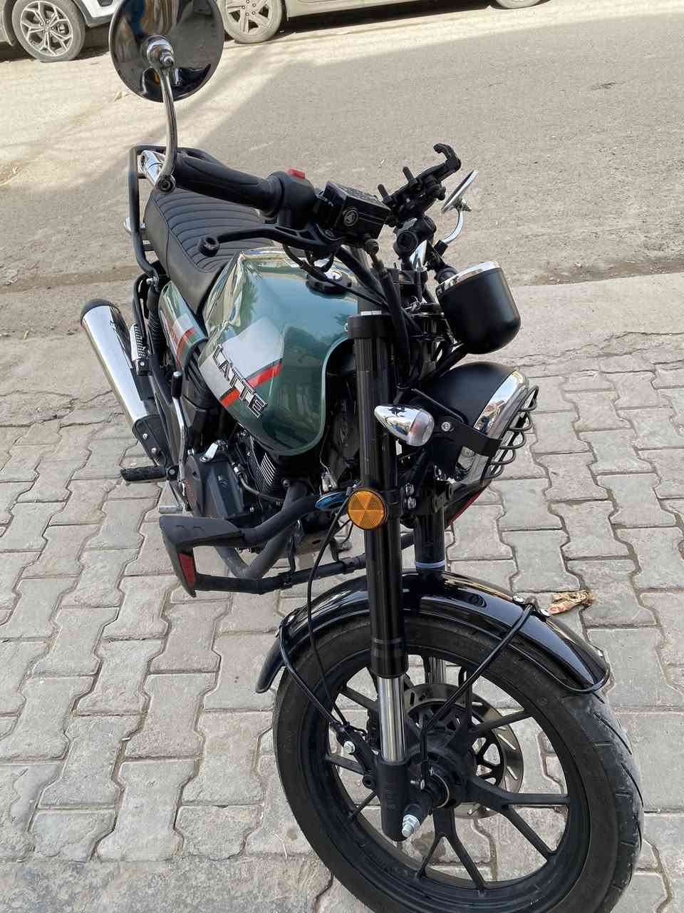 السلام عليكم     اخوان دراجة دايوان لايتي ٢٠٢٥ مرقم رقم اربيل مكفولة كفالة عامة تحويل ثاني يوم دراجة زيرو زيرووووو 
اشتريتها بتاريخ ١٨/١٢/٢٠٢٥ وسافرت رجعت اصفي اغراضي للي يسأل عن سبب البيع
ماشيه ٢٠٠٠ 
مجرد عبرت فترة السحك وبدلت دهنها لوكاس وبقت مضمومة 
للاستفسار ***********
متواجد واتساب او رصيد
للبيع فقط بدون مراوس 
لايتي معروفه برزانتها ومتانتها
دراجة خير من الله 
وبعدها زيرووووو 
ووياها خوذة للي يريدها 
للاستفسار اتصال 
وشكراً
