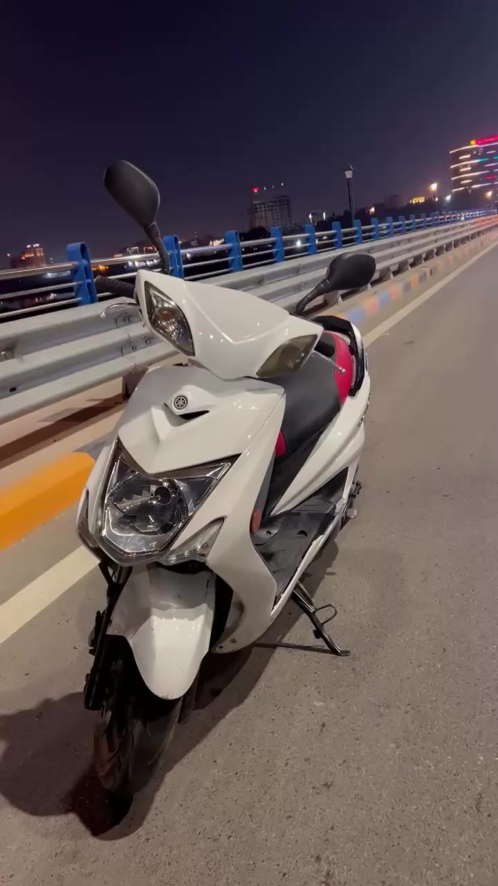 سلام عليكم  دراجه سكنس لد للبيع نضافه ميه بل ميه كدام عينك  خير من الله اي نقص مابيها  السعر ٩٥٠ ومبيها مجال بسيط ***********
