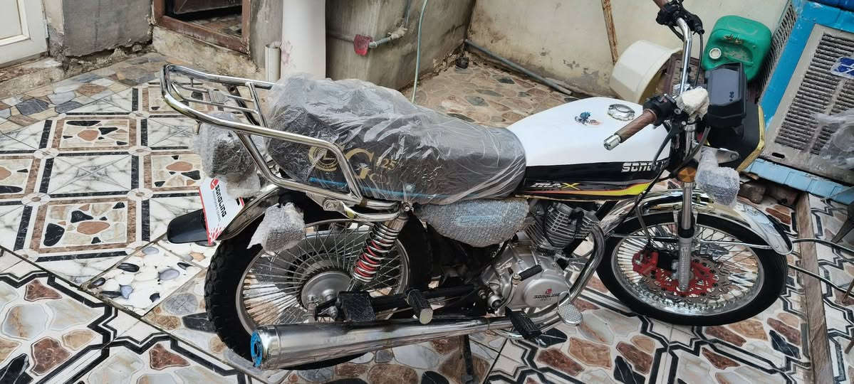 سلام عليكم شباب دراجه للبيع بعده جديد موديل 2025 اربعه كير الي شراي يجي بدون ماتكسر بالسعر  وسعرها 625بي مجال حك الجايه رقم موبايل اتصال ***********
