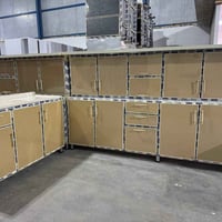 كاونتر ٢٫٥م • سنك مرمر ١٫٥م • ألومنيوم صيني