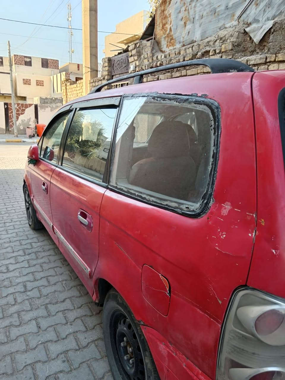 السلام عليكم سيارة هونداي ترانجيت مديل 2000 بيهة مكينة سوناتة وفود مسكر للبيع او المراوس حسب القناعة رقم واسط تحويل ثاني يوم السعر 60وبيهة مجال حك لجية  ***********
