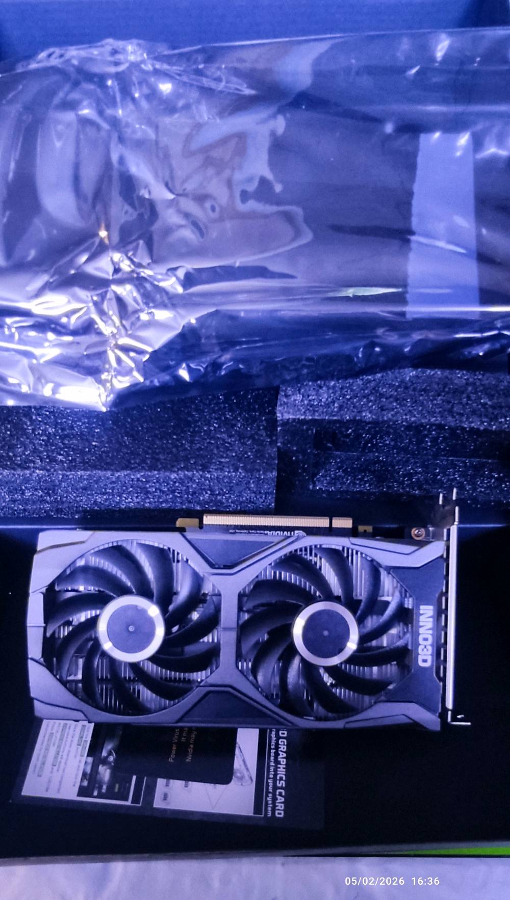 كارت نظيف جدا مثل ما اشوف شراي تواصل وياي ما عندي توصيل وكل ملحقاتها وياه