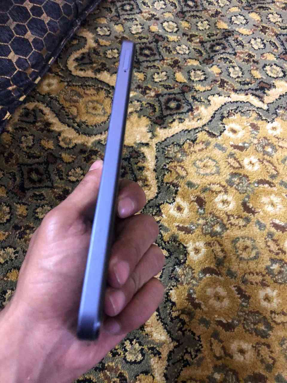 سلام عليكم للبيع سعر 200
ريلمي C75X (Realme C75X) باللون الأزرق المحيطي. 

الشاشة: يأتي بشاشة IPS LCD مقاس 6.67 بوصة مع معدل تحديث 120 هرتز. 

الأداء: يعمل بمعالج MediaTek Helio G81 Ultra، مع ذاكرة وصول عشوائي (RAM) تصل إلى 8 جيجابايت وذاكرة تخزين داخلية تصل إلى 256 جيجابايت. 

الكاميرا: يتميز بكاميرا خلفية أساسية بدقة 50 ميجابكسل. 

البطارية: يحتوي على بطارية كبيرة بسعة 5600 مللي أمبير تدعم الشحن السريع بقوة 45 واط.
 استفسار ***********
