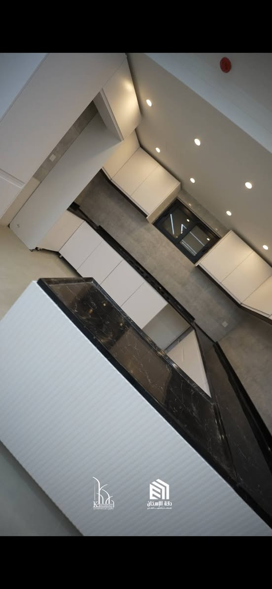 🔑 شقة مميزة للبيع في مجمع كرم بغداد السكني
📍 المساحة: 145.46 متر
❄️ نظام تبريد وتدفئة: VRF عالي الكفاءة
🍽️ المطبخ: مجهز بنسبة 70%
🏡 الشقة مجهزة بكامل الخدمات لتجربة سكن مريحة ومتكاملة
🗓️ موعد التسليم: بعد سنة ونصف
✔️ تصميم عصري
✔️ إنارة وتهوية ممتازة
✔️ موقع استراتيجي في قلب كرم بغداد
📞 للتواصل والحجز: ***********
