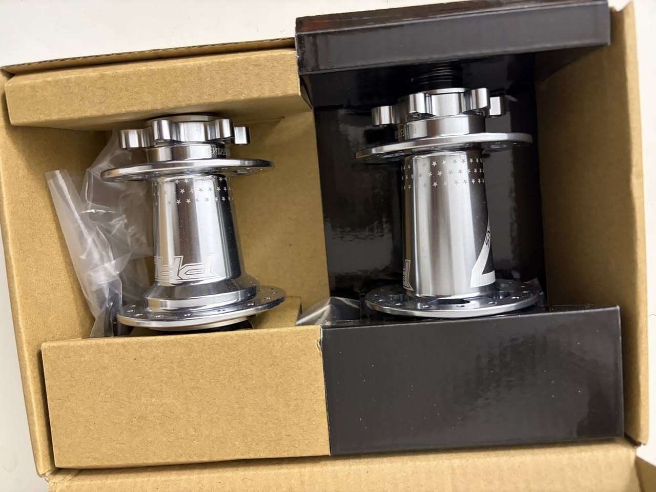 سلام عليكم اغراض دراجات للبيع 
سعرك على الخاص


**إذا كنت صاحب هذا الإعلان وتريد حذفه لأي سبب، رجاءا أرسل رسالة إلى الدعم الفني**