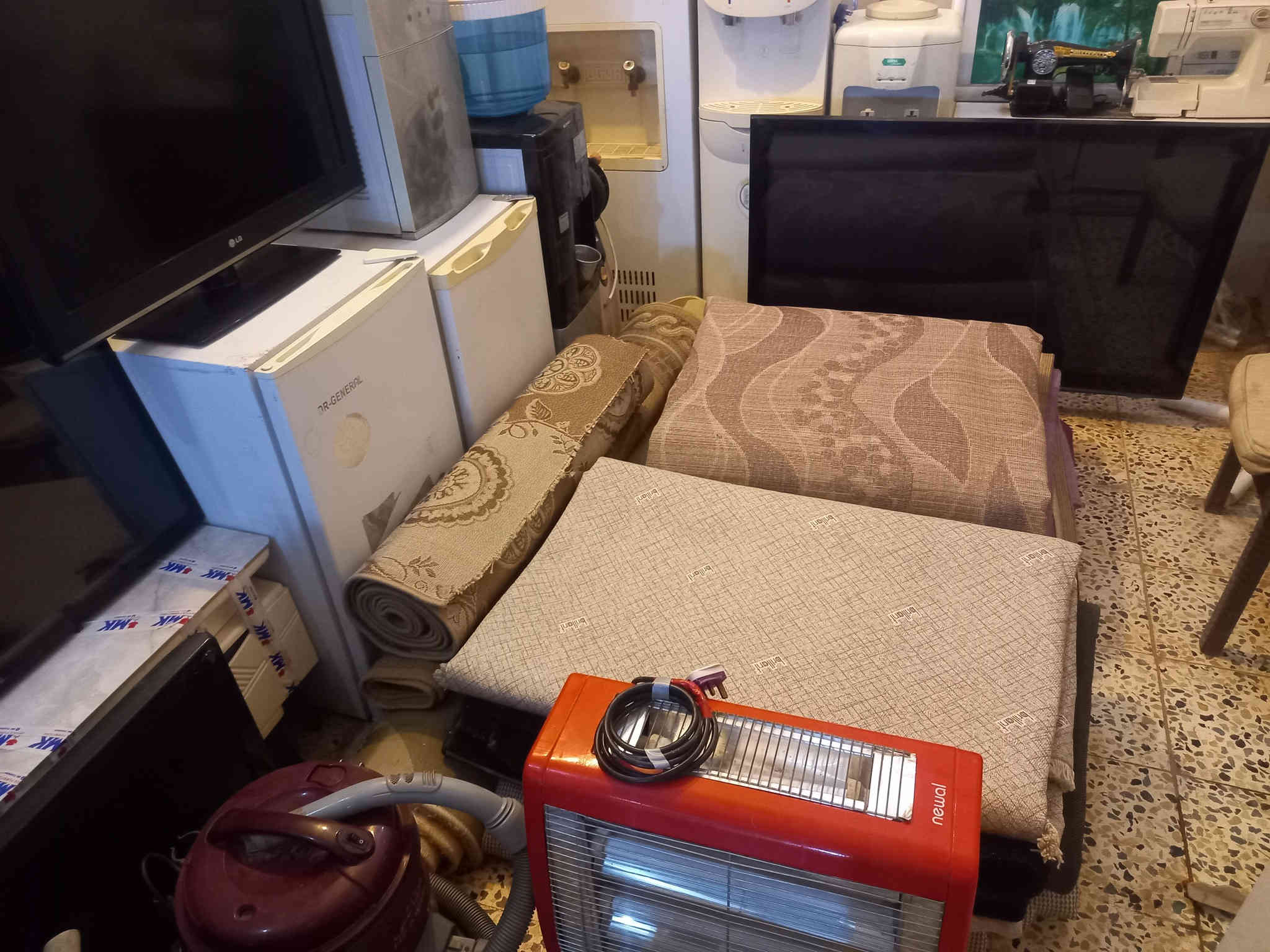 السلام عليكم اخوان وصلتنه اغراض مستخدمه للبيع نضيفه وشرط الشغل للأستفسار اتصل علرقم *********** المكان الشرقاط القصبه شارع معمل الثلج محل ابو ليث الجميلي
