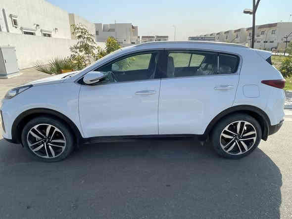 سبورتج ٢٠٢٠ خليجي 
ماشية ٧١ الف كيلو 
من زيرو على ايد وحدة ليهسة 
السيارة جديدة بمعنى الكلمة 
عدا طخة موضحهة بالصور 
السعر ١٩٧ وبيها مجال
*********** بي وتساب
