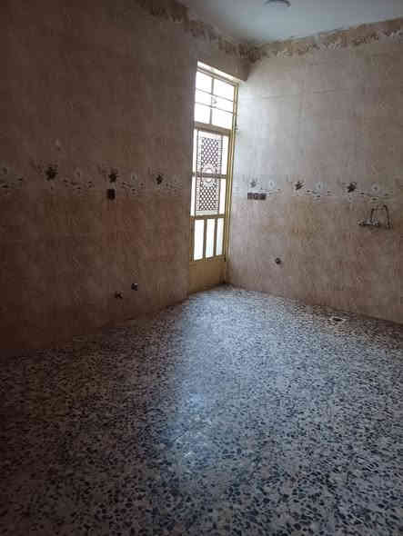 مشتمل 50متر للبيع في منطقه الشعب حي الربيع يحتوي عل غرفتين نوم ومطبخ وخدمات واستقبال الواجهه 5والنزال 10 طابو زراعي سند 25اقرار محكمه للاستفسار الاتصال عل الرقم ***********
