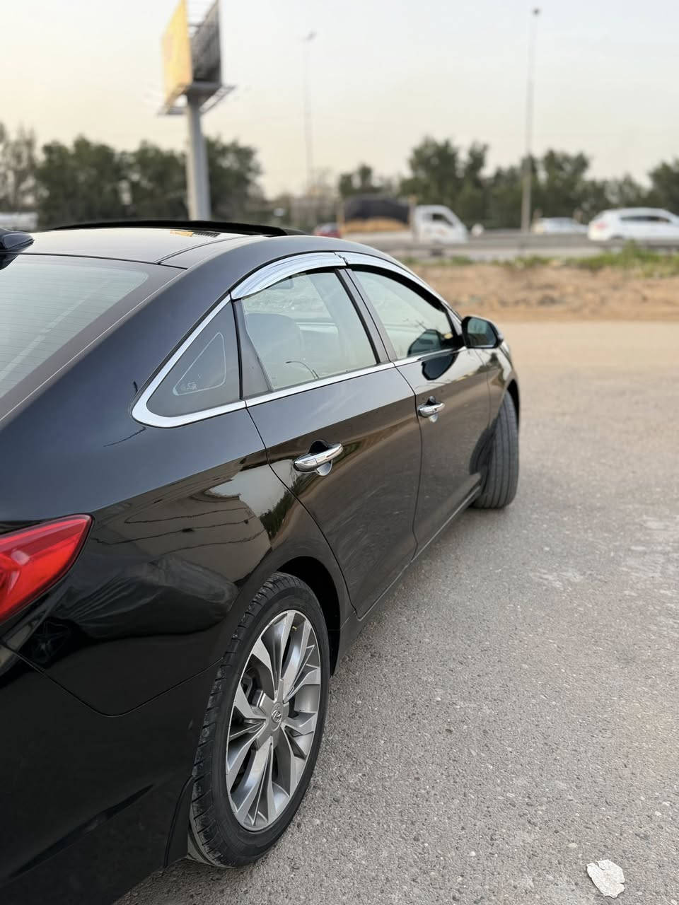 سلام عليكم للبيع سوناتا موديل 15 Vib خليجية خنك مواصفات
المواصفات
بانوراما
بصمة
دبل كشن كهرباء
هند بريك بصمة
3 بردات خلفية وجوانب
زنون
شاشة جبيرة ام الجي بي اس
ردارات
سماعات انڤنتي ودمام خلفي
كشنات جلد قرميدي
مري شفط 
دات امامي وخلفي ومنضومة زنون
محرك 2400 دوش انتبه دوش مو جي دي اي
السيارة بيه قطع صبغ ابيع حزام اثر جراد بدون دواخل خلاص السيارة 
وبعد بيه هواي مواصفات ماريد اطول عليكم
السعر 127 وبيه مجال
مكاني بغداد الدورة
للاستفسار ***********
