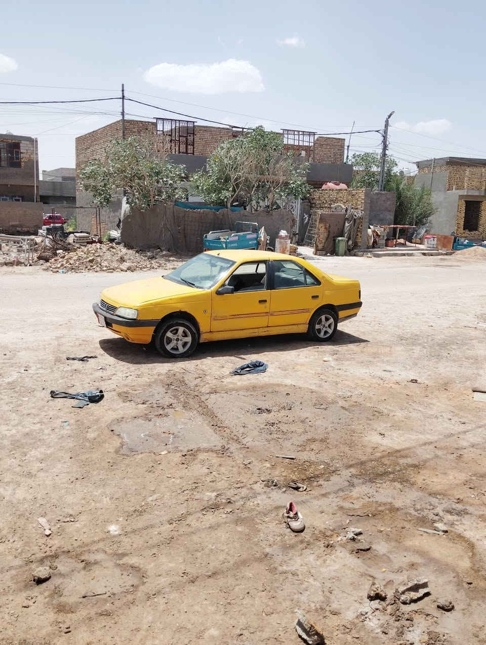 بيجو 405 م٢٠١٠  للبيع محرك وكير خير من الله 
يرادلها ترتيب تخم تاير جديد دواخلها حلوه كهربائيات شغاله سكن لايت عالي ناصي  رقم بغداد الماني سنويتها ضايعه 
داينمو جديد بوربرينات جدد مستعجل على بيعتها 
***********
ب ١٥ وبيها مجال قليل
