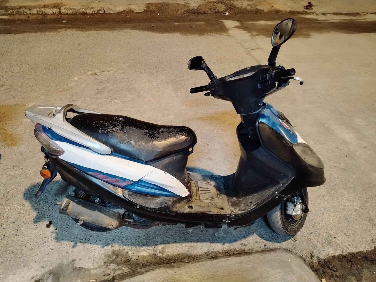 موطور سايم ابوعيون للبيع السعر 250 الف وبي مجال المكان الخالديه تواصل عله هذا الرقم *********** وتساب
