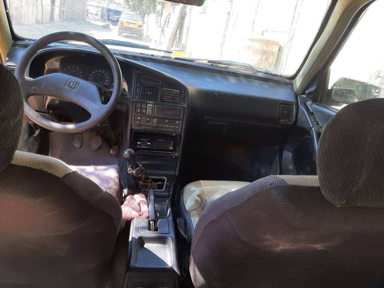 السلام عليكم
بيجو روئ  رقم دولي انكليزي تحويل مباشر 

مصفر هئيه غرامات 

سياره كير مكينه جدد اكسل حلو 

باتري جديد مشط ستيرن جديد شواصيها بلاد مملعوب بيهن 

داخله اسود حلو سياره مابيها خياس ولا معجون 

عارضها ب( 20 )وبيها مجال قليل كلش ماكو هيج نضافه بهيج سعر
مكاني بغداد الكرخ *********** يوجد وتساب
