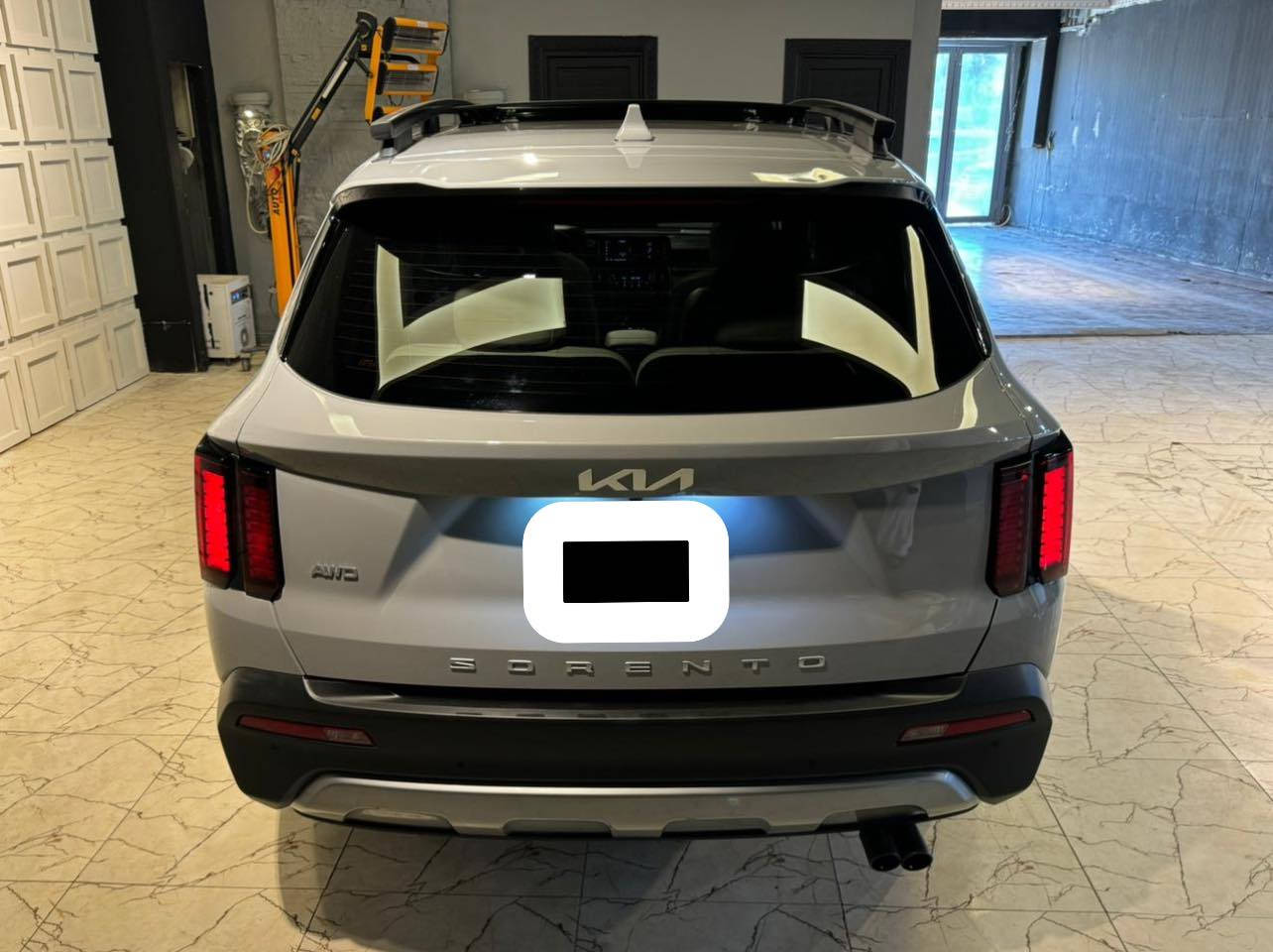للبيع كيا سورينتو 2022 وارد أمريكي AWD
ماشيه فقط 31 ألف كم – فقط

✅ ضربة خفيفة دعامية فقط من امريكا وبيها رصعه هنا راجعه بارد وموجود سونار 
✅ المحرك + القير + الشاصي بحالة ممتازة
✅ دفع رباعي AWD ثبات عالي
✅ شاشة كبيرة + كاربلاي
✅ رادار + أنظمة أمان كاملة
✅ داخلية نظيفة جدًا

🚗 السيارة تمشي ناعم ولا تشتكي من شي رقم بغداد خصوصي
📄 جاهزة للفحص بأي مكان

💰 السعر مناسب وقابل للتفاوض للجادين 27.500$ 

رقم الهاتف: ‭0770 802 0242‬
⸻
