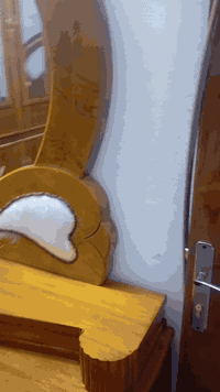 غرفة اخشاب طابقين  جديده لبيع استفسار ***********
