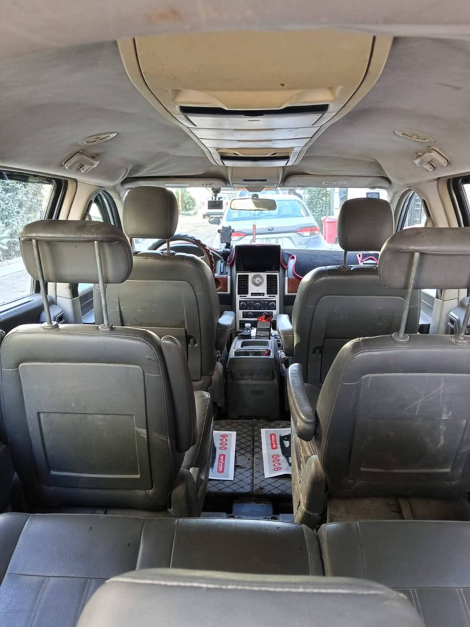 السلام عليكم دوج كلايسر 2008فول مواصفات 4كشنات تدفئه بردات كشنين الاماميه كهرباء شاشه عطلات تلفزيونات قماره مسجل اندرويد كامره حوادث وكامره بك كشنات بلع وابواب وصندوك كهرباء وجام كهرباء وتشغيل عن بعد ومنظومه غاز وكير ومحرك مكفولات رايدهه ب110 وبيه مجال ***********ابو دان
