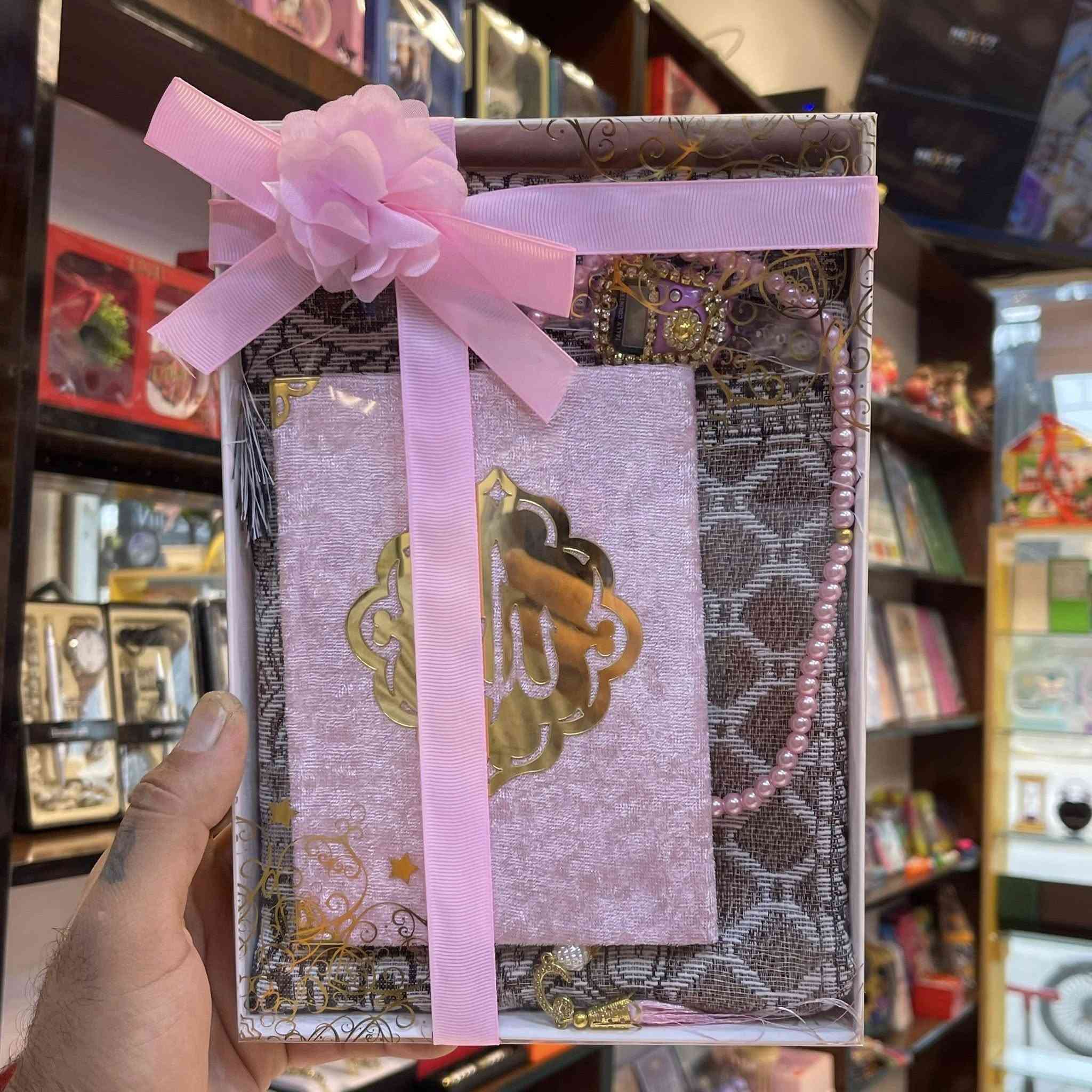 ودّع سنة واستقبل سنة بهدية تليق بالغالين.. 🎁✨

بمناسبة أعياد رأس السنة، 
مكتبة حمندلي توفر لكم أجمل الهدايا وبأفضل الأسعار. تعالوا وشوفوا التشكيلة الجديدة اللي وصلت حديثا.
📍 موقعنا: كوت - حي الحوراء - شارع الكفاح.
📞 واتساب: ***********
🔗 انستا: 2a.221
🔗 تلغرام: ses212
كل عام وأنتم بألف خير! 🎄🎈
