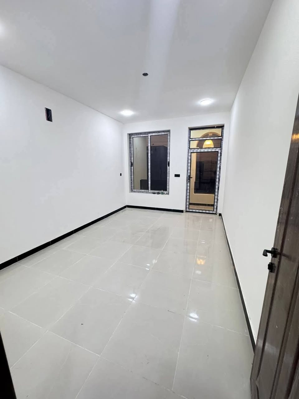 السلام عليكم ورحمة الله وبركاته
عمل كافه الاصباغ عمل بديل رخام وبديل الخشب
ورق الجدران  طلس وكافه الديكورات ميسان
***********
