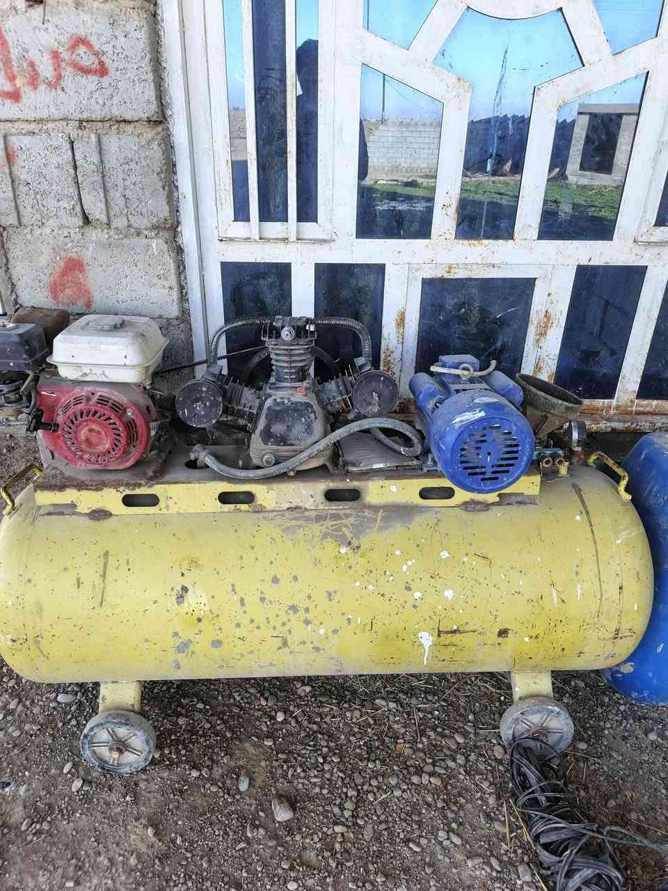 سلام عليكم غراض بنجر للبيع السعر مليون وميتين وبيهن مجال عنوان تاجي قريه عواد الرقم,*********** الكورك***********
