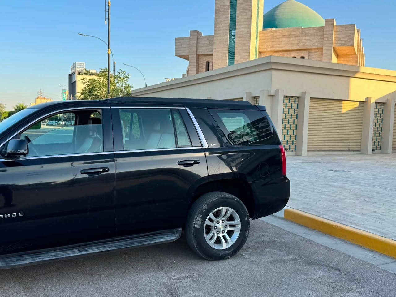 سلام عليكم 
تاهو الموديل ٢٠١٥ خليجي مكفولة بدون حادث بس جاملغ امامي بي بارد شي بسيط والباقي كفالة
محرك ٥٣٠٠ وكير ومكفول
الموصفات Ls شاشة وقاصة وكشنات كهرباء وتحكم ستيرن 
*********** 
***********
رقمها بغداد والمكاني بغداد
