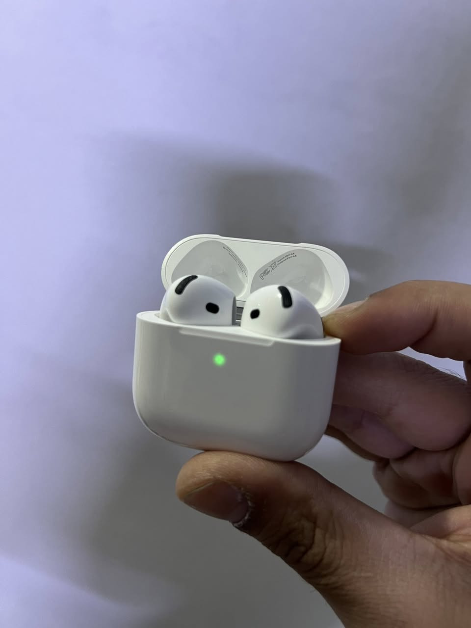 ايربودز 4 نظيفة كلش بدون عزل سعر120 الف
***********

