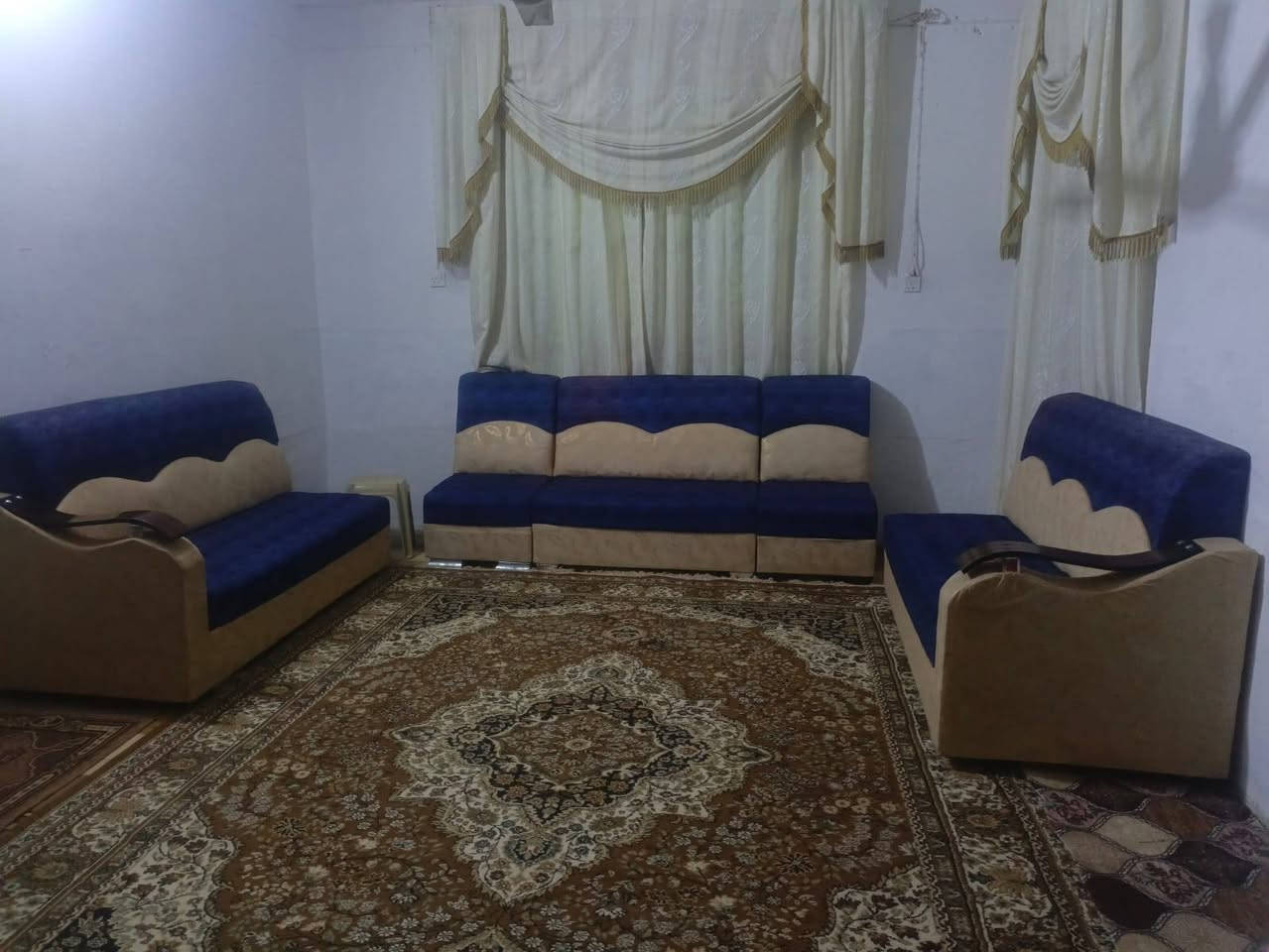 السلام عليكم تخم للبيع 10 مقعد السعر 200 مكانه 5 كيلو شراي اتصل اني مكلف بل نشر ؟ *********** متوفر واتساب
