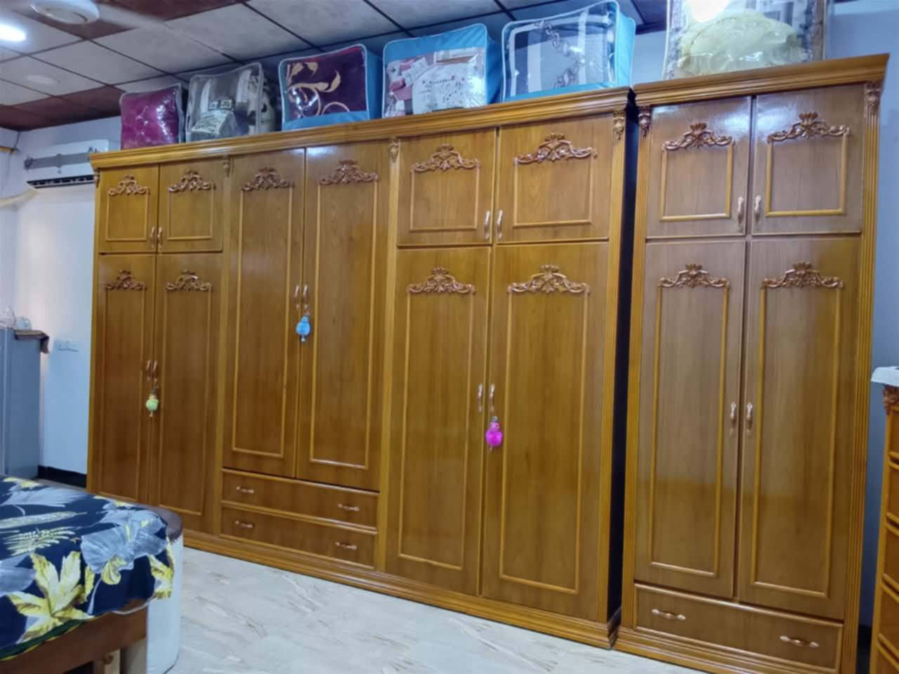 غرفه خشب صاج غرفه نظيفه مستخدمه شيء قليل سعره 900 وبيها مجال استفسار على الرقم ابي واتساب***********
