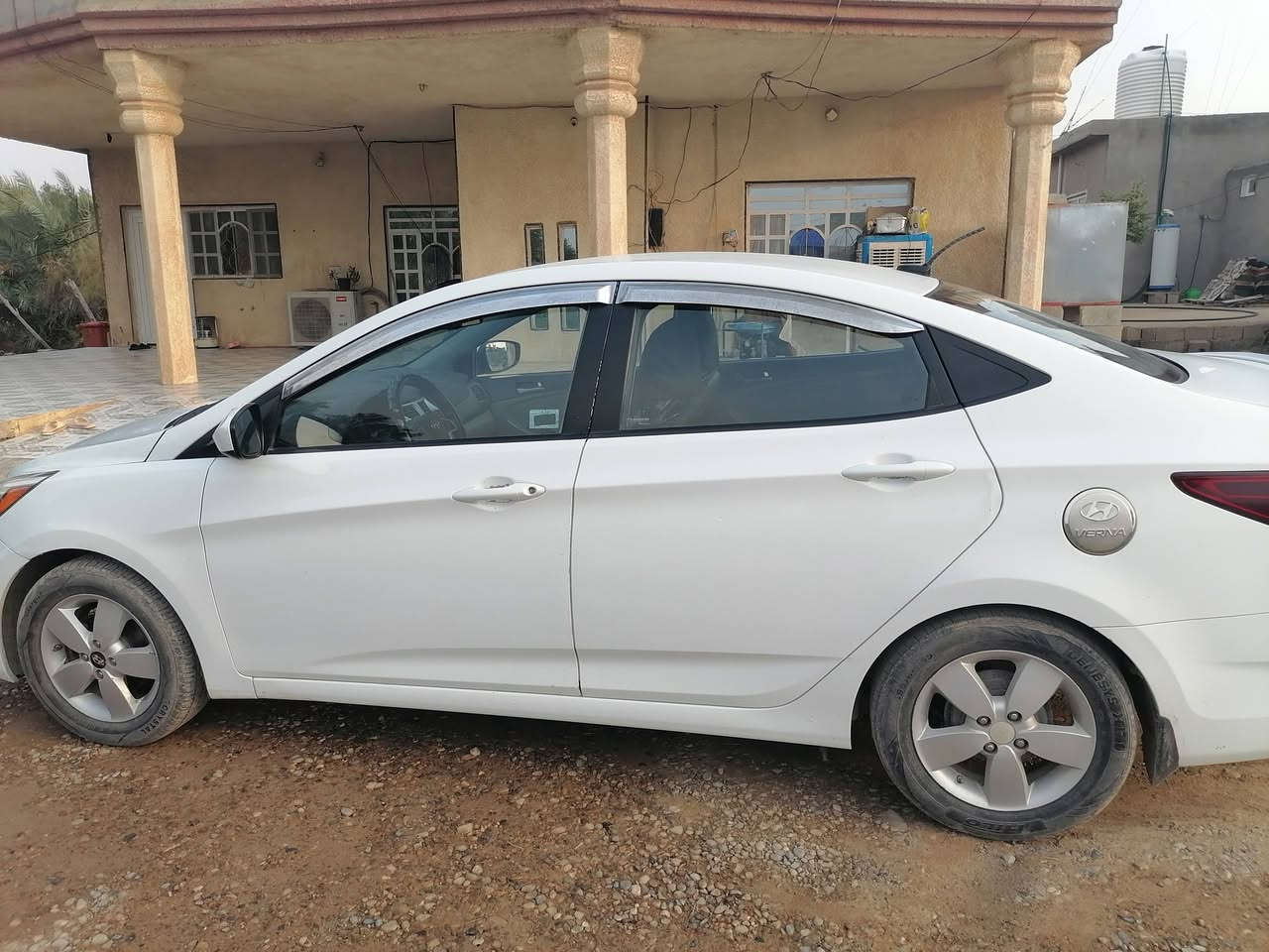 سلام عليكم اكسنت للبيع موديل 15 محرك 1600 بعده شركه مافتح برغي بيه  سياره مكفوله من صبغ وتصليح بس دعاميه وظرر موجود بصور  مبدله ابلادي سياره ماشيه90 كلش نظيفه مامتعوبه رايده 105 وبيه مجال ***********
