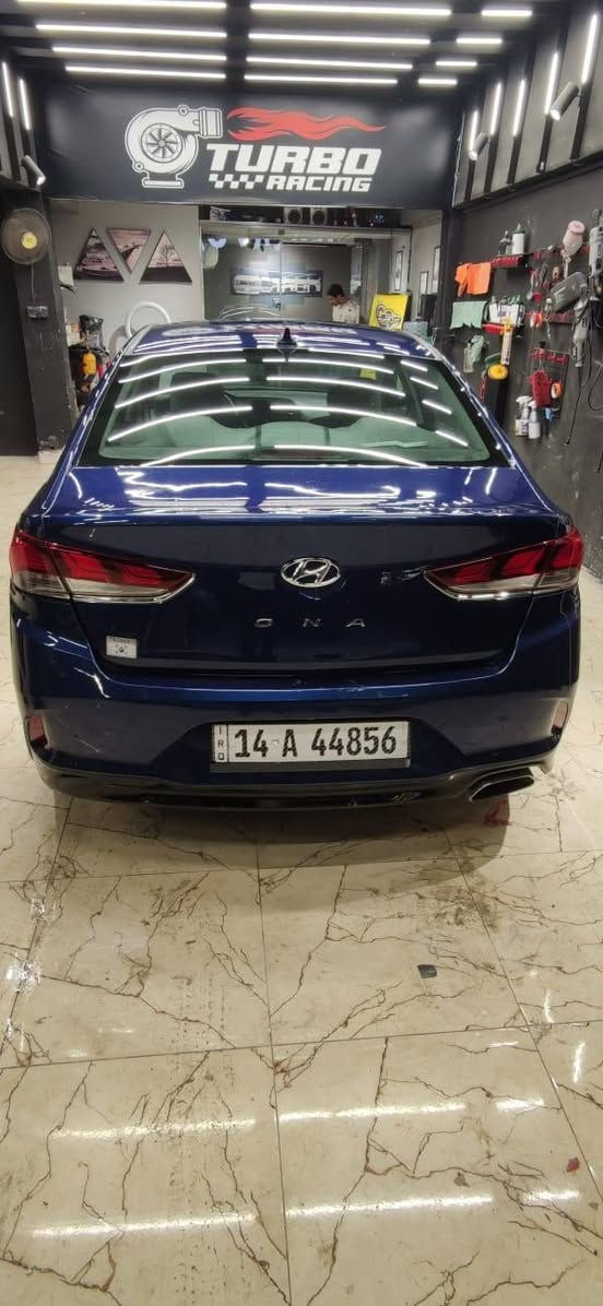 السلام عليكم
سوناته وارد بدون حادث 
مديل 2018 
رقم بصره نكليزي 
سنويه ل 30 
سيارة جديدة وجاهزه
شاشه كامره حساسات
دوشمه ارضيه كشنات 
ماشيه 100 الف
محرك 2400
كفاله محرك كير حداديه 
شراي يخابر ع رقم 
مامتواجد ع فيس
مكلف بنشر 
***********
