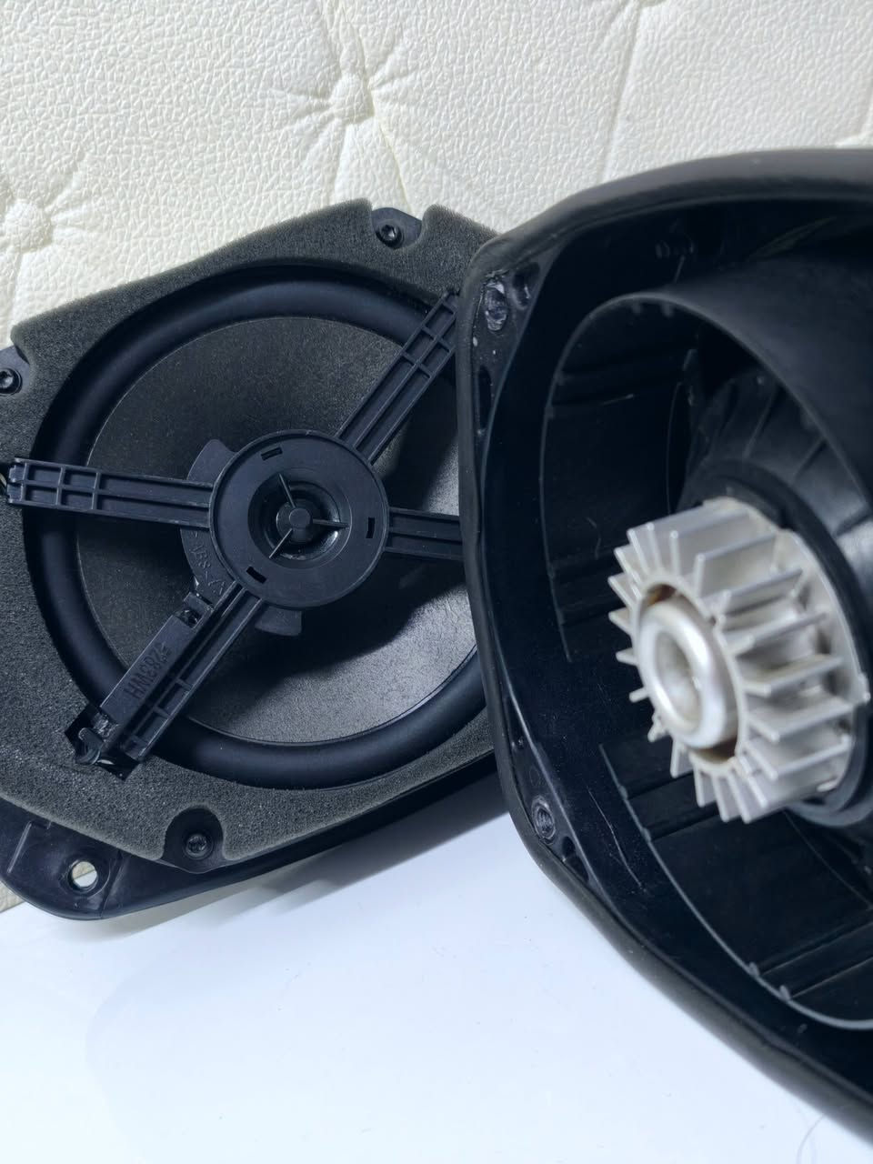 سماعات سيارة بيضوي بالة بلادي صوت والنظافة موظحة . سعر 25  متوفر توصيل
ملاحظة القياس موضح بالصور .


**إذا كنت صاحب هذا الإعلان وتريد حذفه لأي سبب، رجاءا أرسل رسالة إلى الدعم الفني**