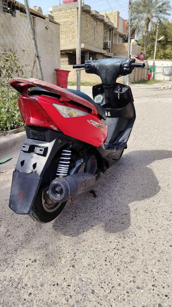 ماكس ثعلب 🦊 محرك مكفول مامفتوح.مال رمبة جيب فيتر وياك شرط شلعة ومعدل كفراتها اصلية مختمة اوراق كاملة.كهربائيات سلف هندر كلها شغالة .نقصها فقط باتري ضعيف.. مكانها بغداد الشعب سعرها 450 وبيه مجال ***********
