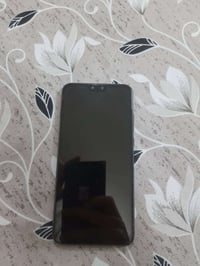 هواوي • نضيف • شاشه مخدوشه
