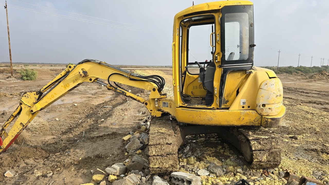 السلام عليكم كوماتسوو حجم 45 كسره جك همر جاهزه لعمل ***********
