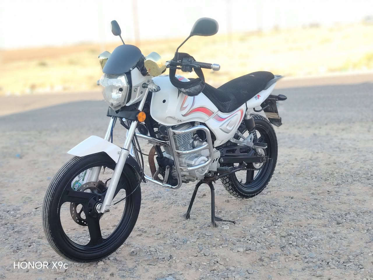 السلام عليكم 
من رخصت الأدمن 
دراجه Mz 2015 محدث 24 الدراجه كامله ماناقصها شي 
السعر 750وبي مجال 
***********
