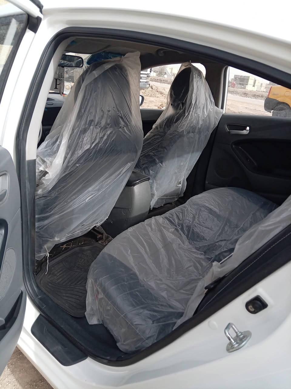 سلام عليكم سيارة لبيع سيراتو م2017رقم ربيل سنويه جديده هزه جديده مكفوله كفاله عامه تريد مداور تريد وكاله حاضر سعر 135بيه مجال حك جيه مكاني السماوه رقم ***********
