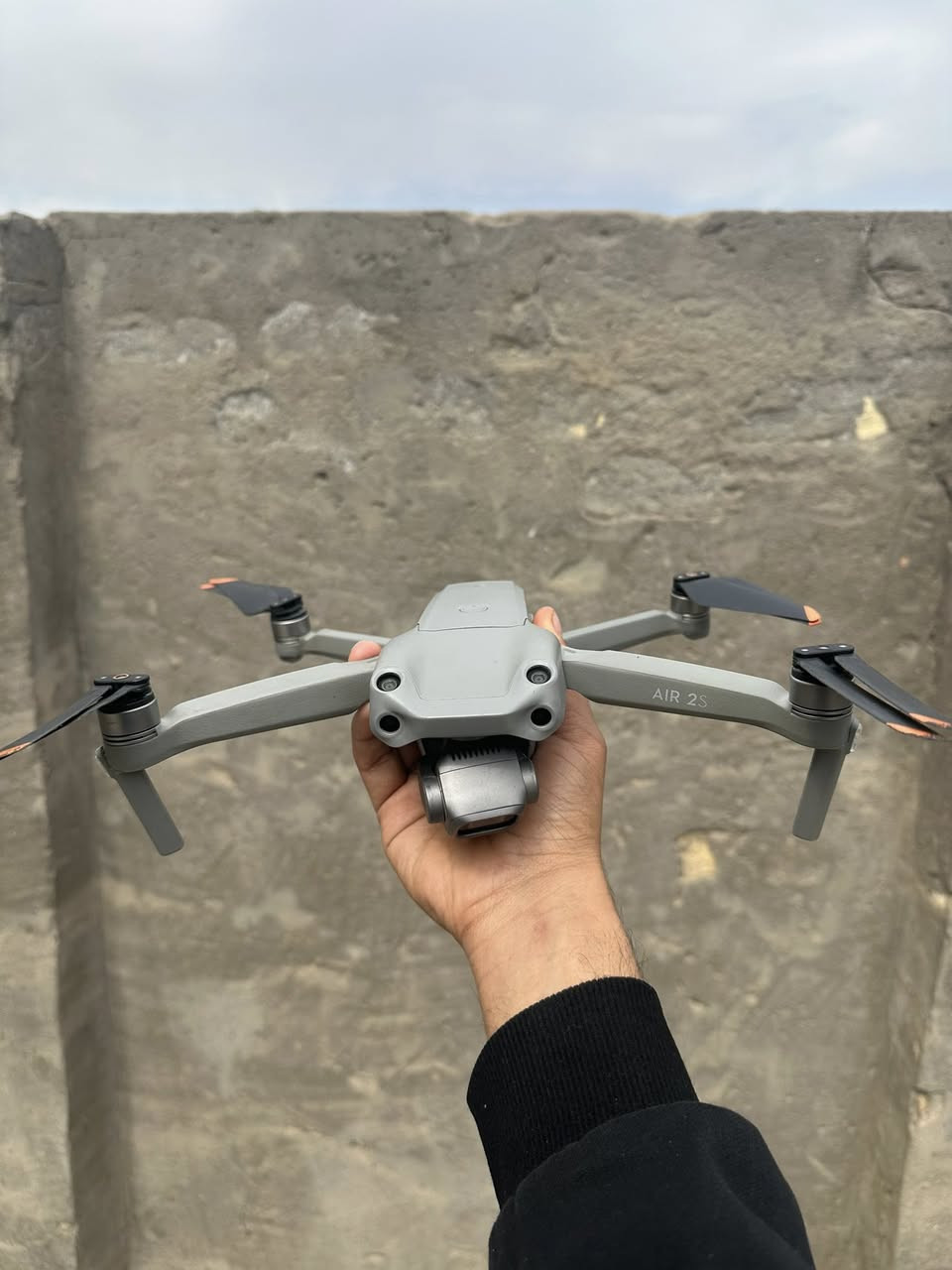 اير 2 وجوستكً شاشه جديده للبيع رقمي ***********
