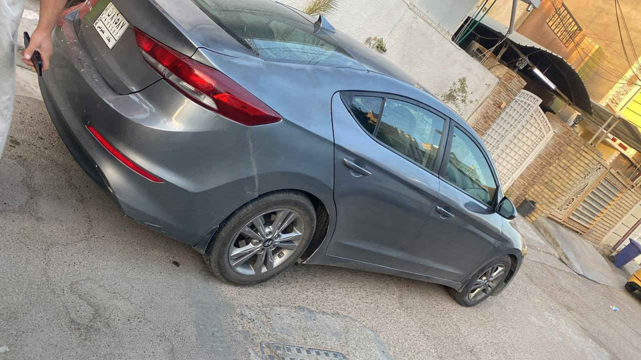 النترا موديل 18 ماشية 88 رقم بغداد لون رصاصي مكاني الدوره مكينه كير مكفولا بدون دواخل السعر شده و٥ الاستفسار ***********
