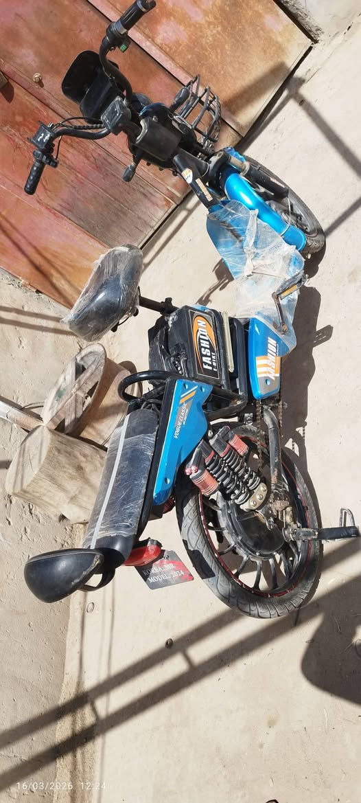 دراجه شحن كامله كلشي شغال 
 ضعف في البطاريات فقط 
السعر 150  ،  المكان الحله


**إذا كنت صاحب هذا الإعلان وتريد حذفه لأي سبب، رجاءا أرسل رسالة إلى الدعم الفني**