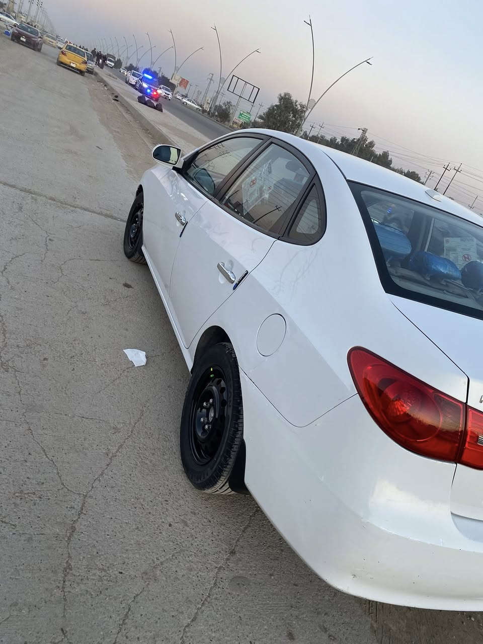 السلام عليكم النترا واردامريكي السياره ليبل واحد بس بلعراق صاربيها صبغ جاملغ وباب بدون دواخل موديل 2007 بغداد دولي هزه جديده باسمي سياره فتحه حساس بريك هورن مانع سرقات ماشيه 148 سياره جديده كلش مال جني تخم تايرات جدد 
السعر 107
مكاني ديالى المركز 
***********
***********
