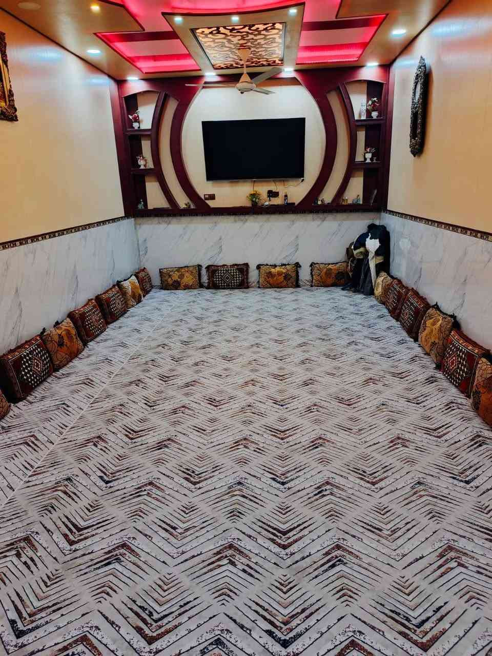 #بيت_للبيع_مجمع_ابن_يقطين 
#السماوة
مساحة ٢١٩/م ركن شارعين ٢٠
مطلوب ٤٠ للمصرف العقاري التسديد الشهري ٦٠٠ شهريا
طابقين الاول غرفتين صالة مطبخ استقبال خدمات صحية داخلية و خارجية كراج
الثاني ٤ غرف نقص ابياض مع حمام كامل
للاستفسار اكثر الاتصال على مكتب البلاد للعقارات في السماوة 
***********
