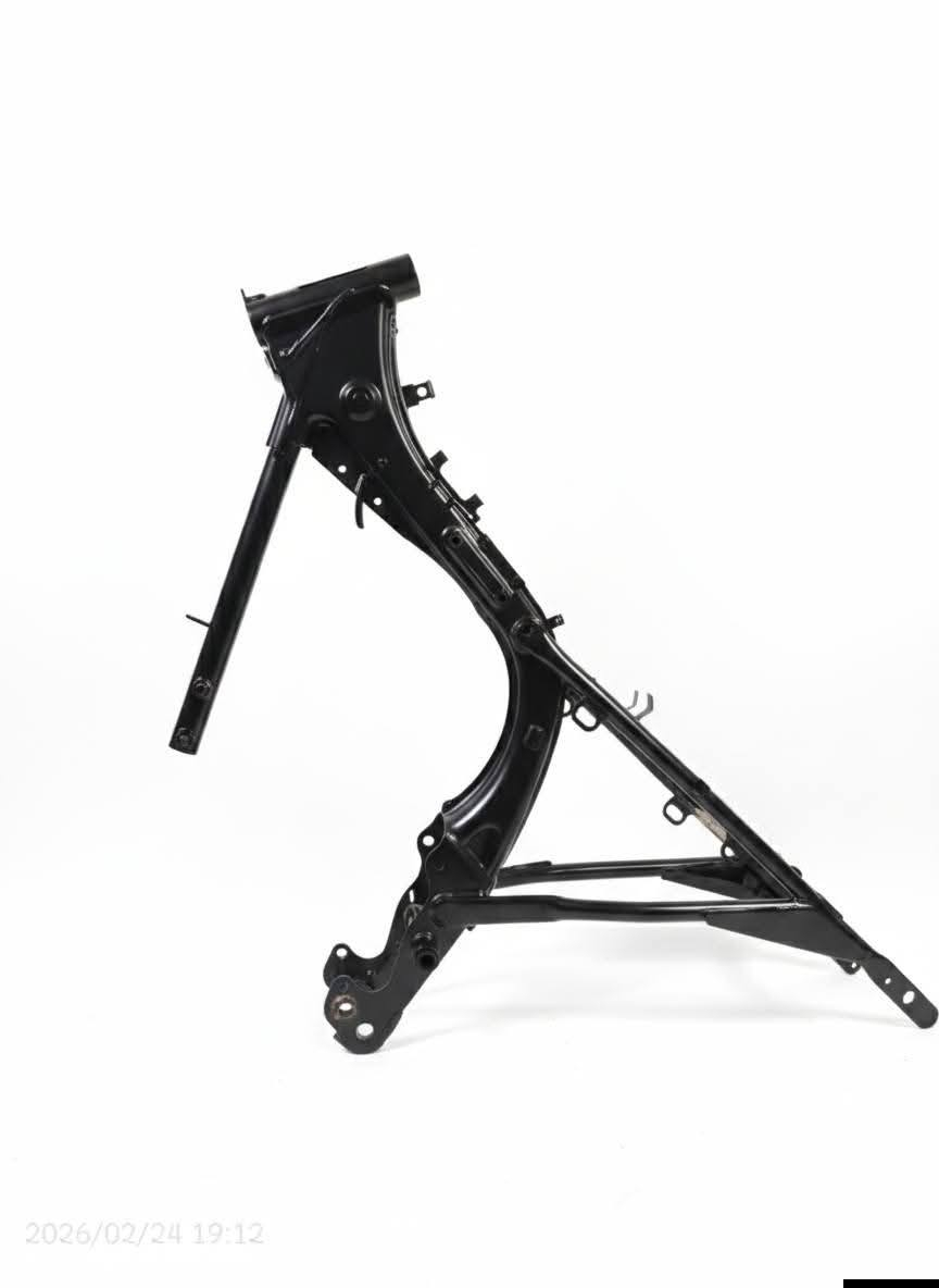 السلام عليكم يولد شاصي بارت سكنر ضايعه اوراقه موديل 26 بعده شركه كلك رايده بـ 125 وبيه مجال لل طيبين ***********
