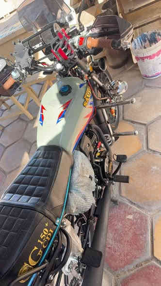 دراجه للبيع جديده كفاله عامه قفل 900الف مع غراض كامله اني مكلف ب النشر رقم موبايل
***********
