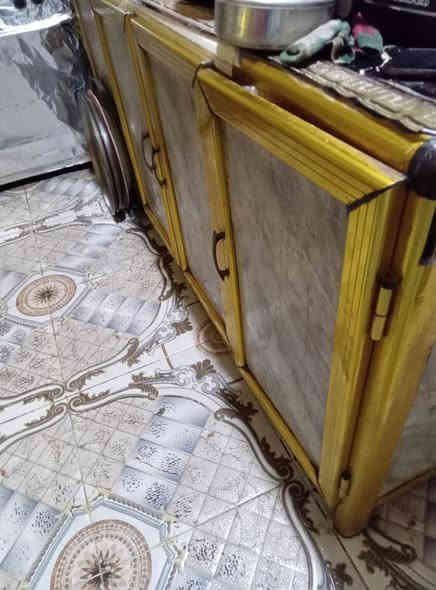 متاح كاونتر معة ميز طعام للبيع لعنولن لقلةة***********سعر ٤٠٠
