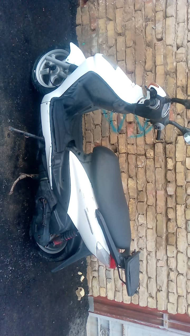 سكنس نثيه ياباني ١١٠ دراجه خير من الله مكينه بلاديه ما مفتوح برغي بيهة دراجه نضيفه وما متعوبه الله شاهد بيهة نقوصات بسيطه الكيجات مال بانزين وال سرعه وبريك خلفي بنزات جايبهن بس ما شادهن وطوفه هم عندي السعر ٧٥٠ مكاني مدينه الصدر حي طارق الشيشان شارع المدارس


**إذا كنت صاحب هذا الإعلان وتريد حذفه لأي سبب، رجاءا أرسل رسالة إلى الدعم الفني**