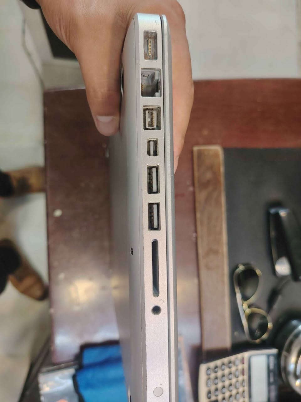 لابتوب MacBook Pro 7

معالج انتل core 2Duo p8600 بسرعة 2.4 GHz 
رام 4gb
هارد HDD 300 Gb
كرت شاشة داخلي 2Gb
نطام وندوز 10 
بي منفذين USB واحد Mini USB ومنفذ لان لشبكة الانترنت 
ويجي ويا الشاحن الاصلي 

اللابتوب قطعة كلش نظيفة ومحافظ عليها 
تفيد بالطباعة واستخدام برامج الاوفيس والتصفح والدراسة
السعر 150 الف موصل, نينوى


**إذا كنت صاحب هذا الإعلان وتريد حذفه لأي سبب، رجاءا أرسل رسالة إلى الدعم الفني**