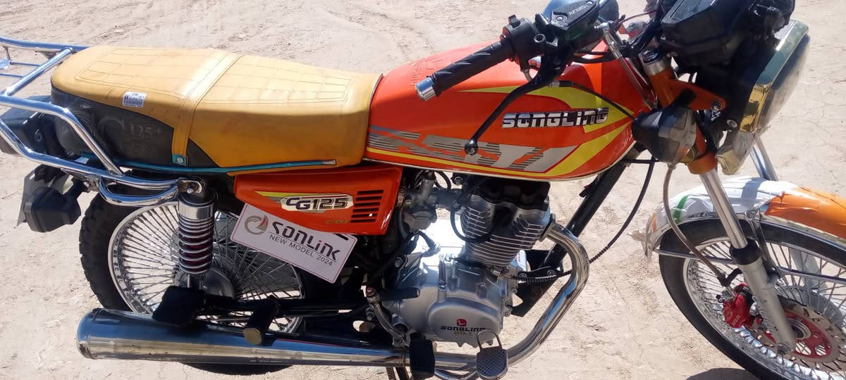 السلام عليكم
سـولـنـك للـبيـع ويـرهم مراوس 

مـوديـل 24

4گـيـر 

مـنفـيس موجود 

دشـبول الـكترونـي 

مـحـرك ما مفـتوح شـرط 

تـوايـر جـدد 

نـشاط فـول ✈️

كـهـربائيات كـاملة 

الـسعـر570وبـي مـجـال 

مـلاحـضـة: مـستـعجل عـلة بـيعتوو 

***********
