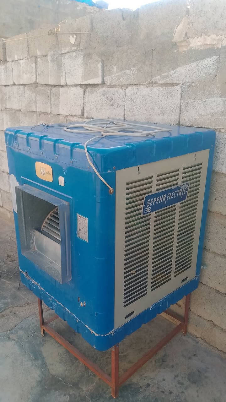 مبرده للبيع حجم 2 ونص شغال سرعتين واتر بم شغال كامل نضيف حيل سعر 150 هوا وقاعده مالته بيها مجال *********** كركوك
